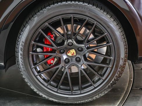 Certified 2023 Porsche Cayenne GTS AWD/4WD image 14