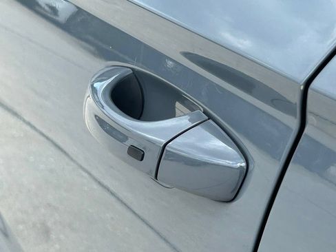 Certified 2024 Volkswagen Taos SE FWD image 28