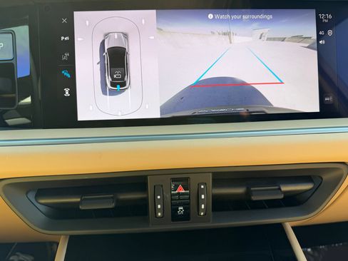 Certified 2024 Porsche Cayenne S AWD/4WD image 18