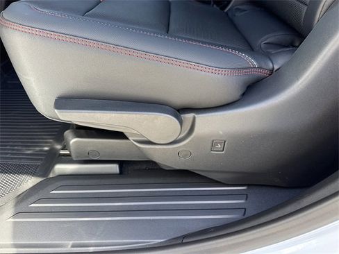 New 2026 Chevrolet Traverse RS image 14