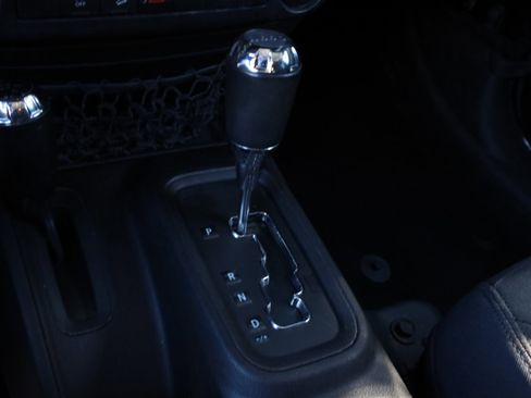 Used 2015 Jeep Wrangler Unlimited Sport w/ Connectivity Group image 9