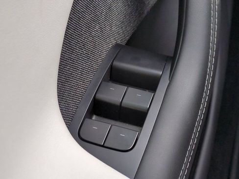 Used 2024 Tesla Model S Plaid image 22