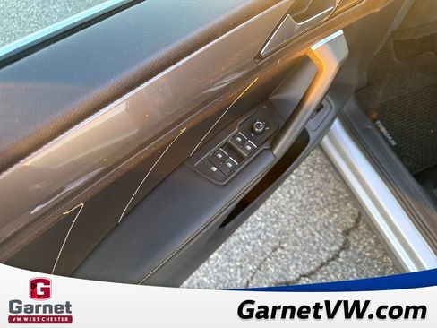 Certified 2022 Volkswagen Tiguan SE image 12