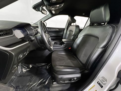 Used 2022 Jeep Grand Cherokee Altitude image 20