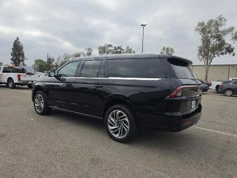 Used 2025 Lincoln Navigator L Reserve AWD/4WD image 6