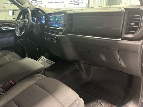 Used 2022 Chevrolet Silverado 1500 LT w/ Z71 Off-Road Package AWD/4WD image 38