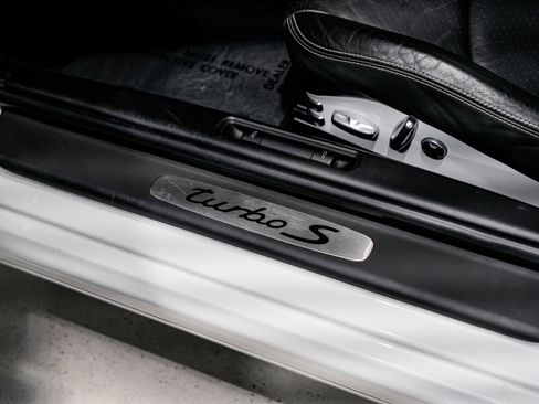 Used 2011 Porsche 911 Turbo S image 25