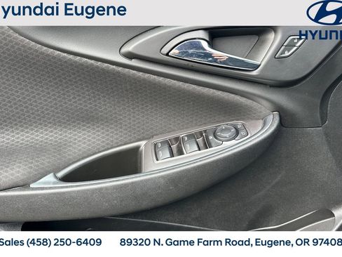 Used 2020 Chevrolet Malibu LT image 12