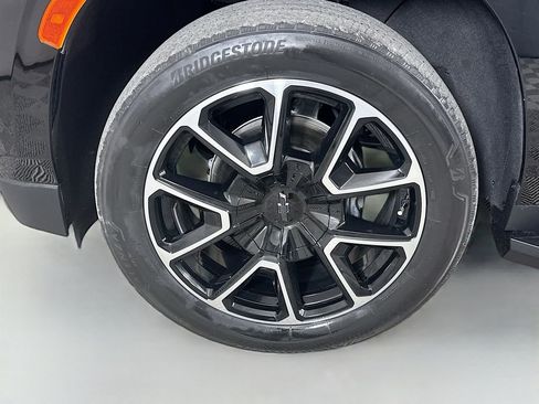 Used 2022 Chevrolet Tahoe RST w/ Sport Performance Package image 34