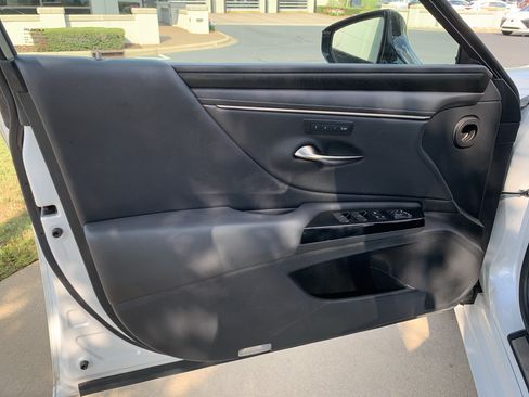 Used 2022 Lexus ES 350 w/ Premium Package FWD image 14