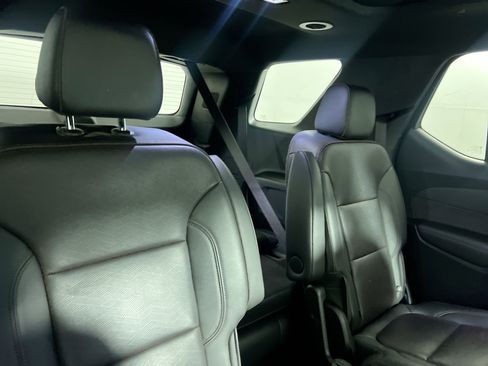 Used 2022 Chevrolet Traverse High Country image 33