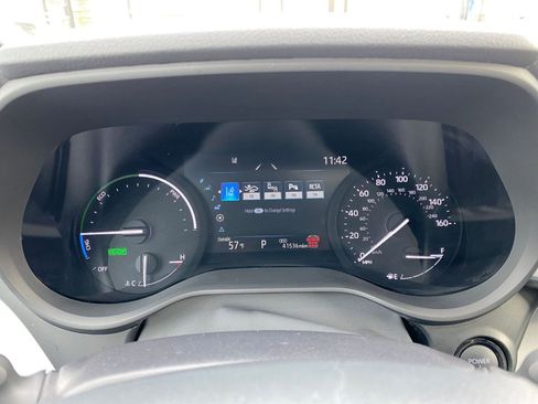 Used 2025 Toyota Sienna XLE image 45