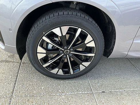 New 2026 Volvo XC60 B5 Plus w/ Protection Package Premier AWD/4WD image 12