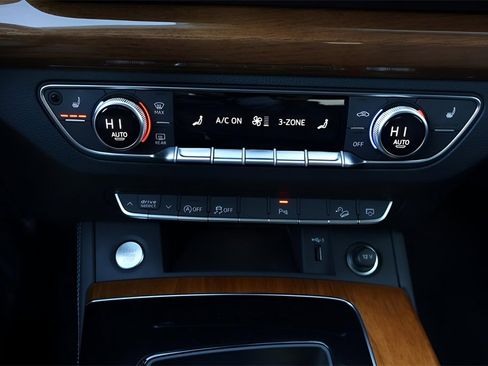 Used 2023 Audi Q5 2.0T Premium Plus w/ Premium Plus Package image 27