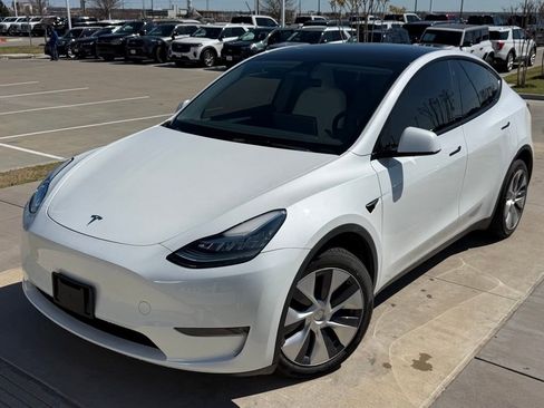 Used 2023 Tesla Model Y Long Range image 4