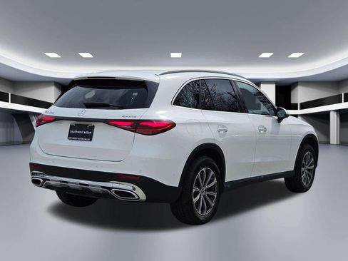 Used 2024 Mercedes-Benz GLC 300 4MATIC image 6