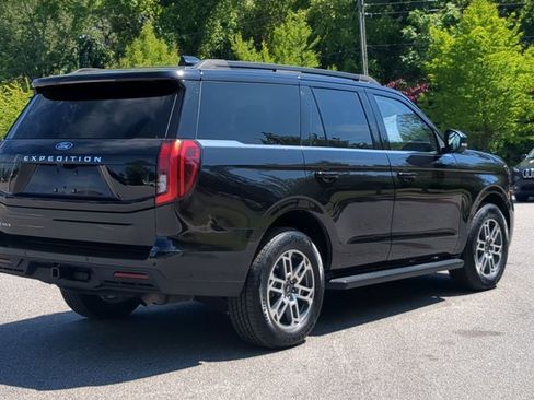 Certified 2025 Ford Expedition Active RWD image 4