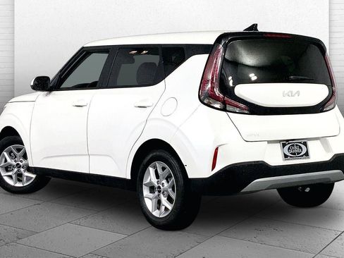 Used 2025 Kia Soul LX image 11