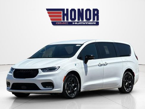 Used 2024 Chrysler Pacifica Limited FWD image 8