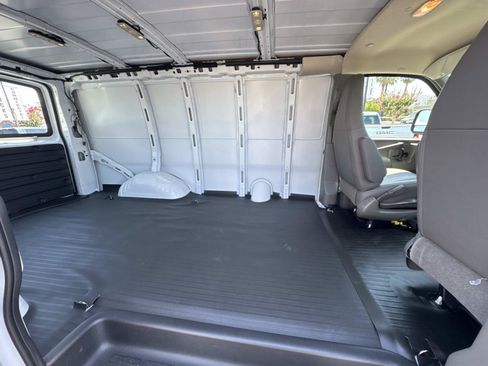 New 2026 GMC Savana 2500 w/ Driver Convenience Package RWD image 24