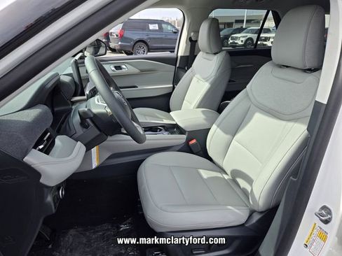 New 2026 Ford Explorer Active w/ Active Comfort Package image 5