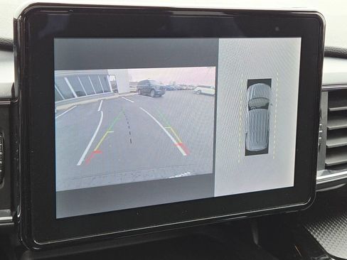 Used 2023 Ford Explorer ST-Line w/ Class IV Trailer Tow Package image 9