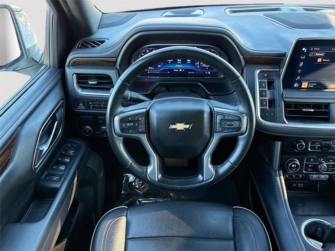 Used 2023 Chevrolet Suburban Premier image 25