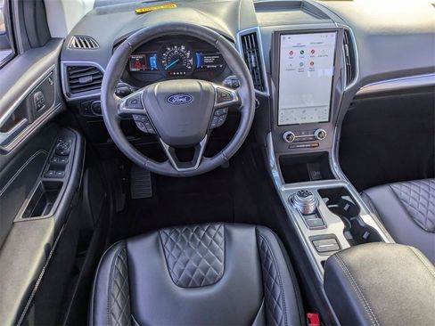 Used 2024 Ford Edge Titanium image 24