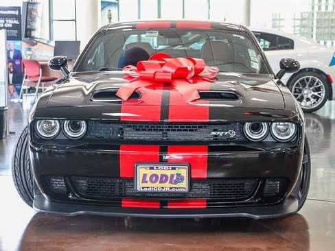 Used 2019 Dodge Challenger SRT Hellcat image 6