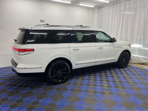 Used 2023 Lincoln Navigator L Reserve w/ Equipment Group 201A image 11
