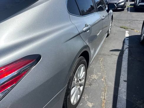 Used 2019 Toyota Camry LE FWD image 5