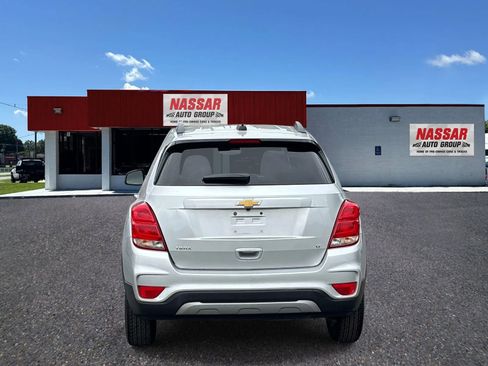 Used 2020 Chevrolet Trax LT w/ LT Convenience Package FWD image 5