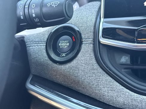 Used 2024 Jeep Compass Latitude AWD/4WD image 26
