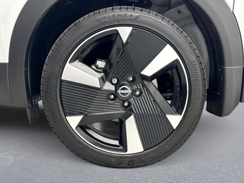 Used 2025 Nissan Kicks SR image 25