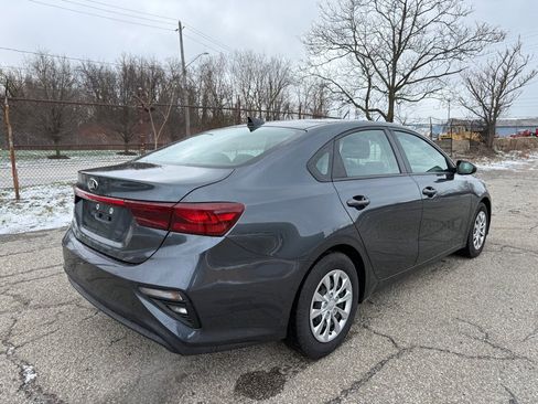 Used 2019 Kia Forte FE image 3