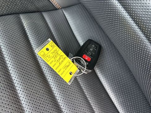 Used 2019 Toyota Avalon Touring image 36