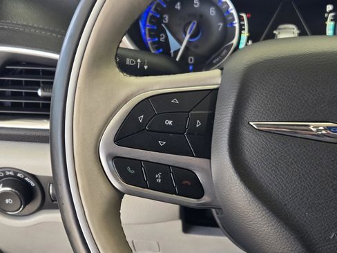 Used 2018 Chrysler Pacifica Limited w/ Tire & Wheel Group image 29