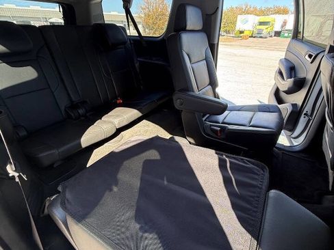 Used 2016 GMC Yukon XL SLT w/ HD Trailering Package image 19