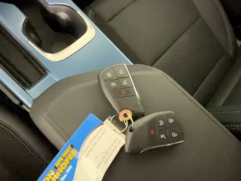 Used 2024 Chevrolet Equinox EV LT FWD image 30