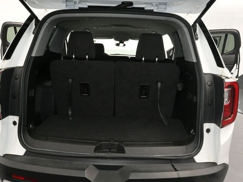 Used 2023 GMC Acadia SLE image 12