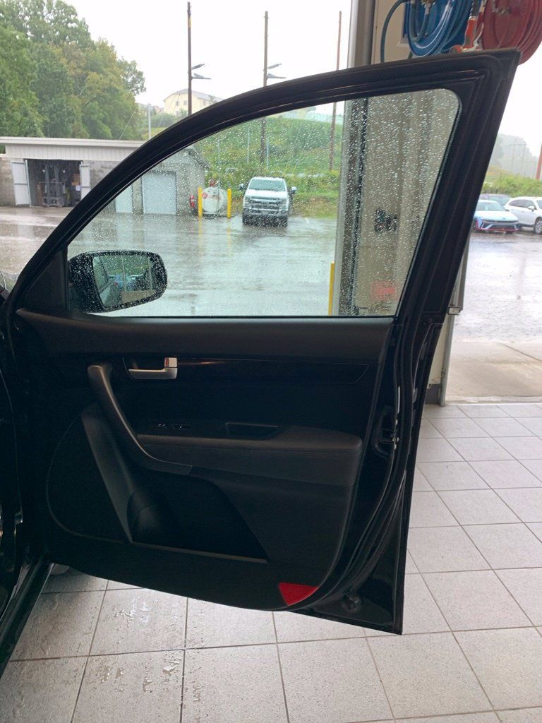 Used 2014 Kia Sorento LX AWD/4WD image 14