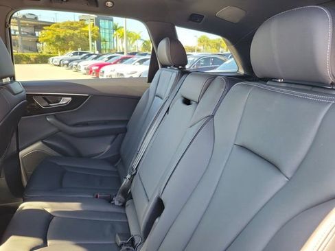 Certified 2025 Audi Q7 2.0T Premium w/ Convenience Plus Package image 12