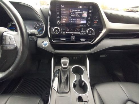 Used 2020 Toyota Highlander XLE image 48