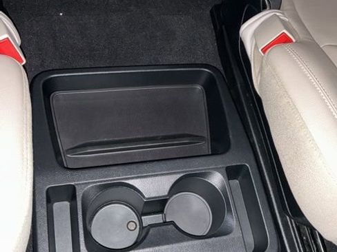 Used 2020 Ford Explorer XLT w/ Equipment Group 202A image 16