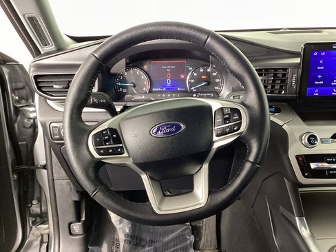 Used 2023 Ford Explorer XLT w/ Equipment Group 202A AWD/4WD image 21