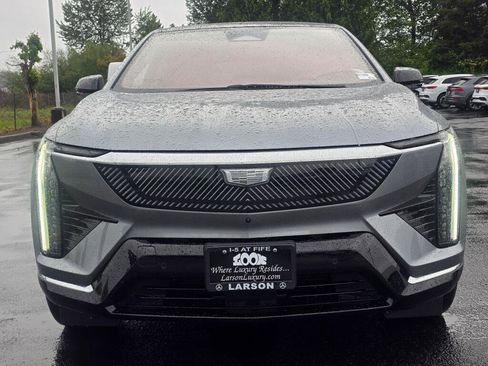 Used 2026 Cadillac Optiq Luxury 2 AWD/4WD image 11