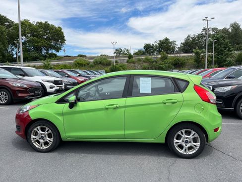 Used 2015 Ford Fiesta SE w/ Comfort Package FWD image 8