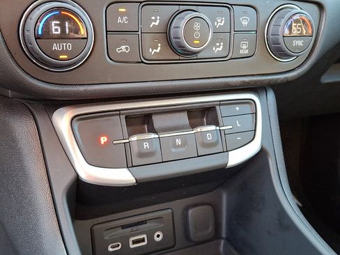Certified 2024 GMC Terrain SLT AWD/4WD image 16