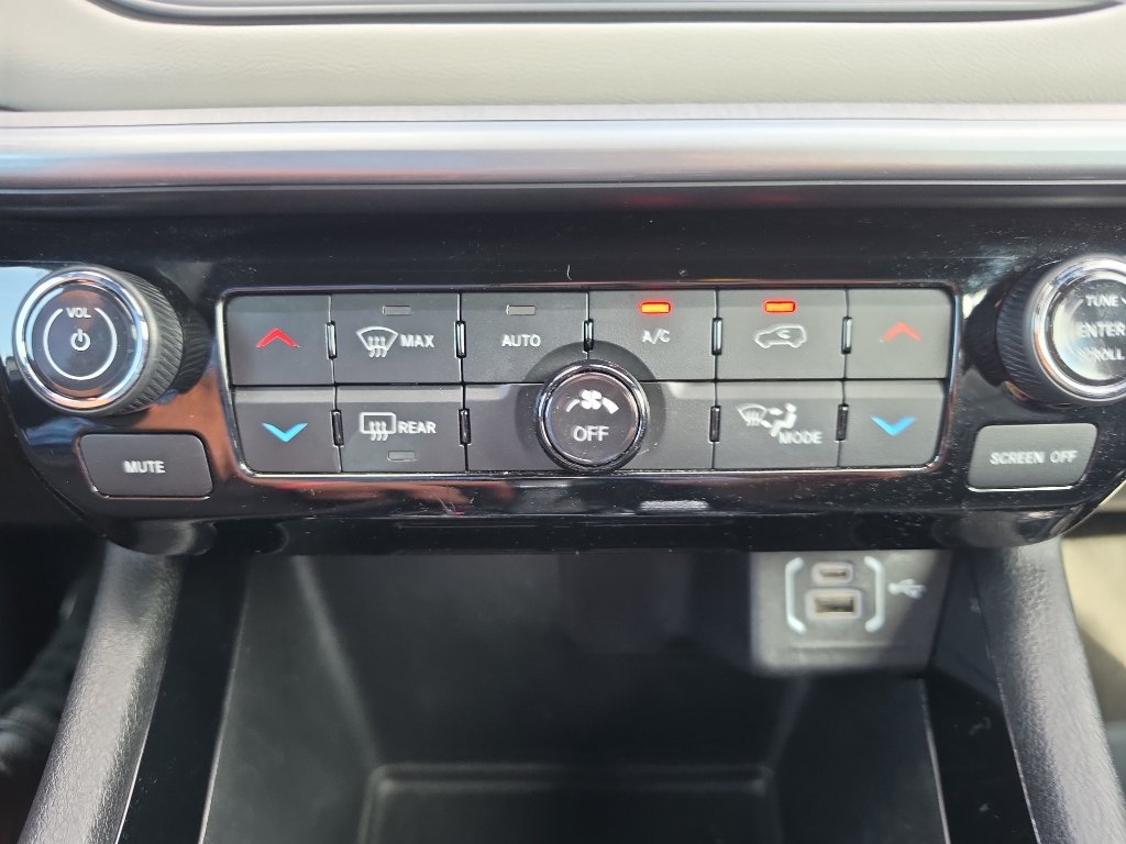 Used 2025 Jeep Compass Limited AWD/4WD image 22
