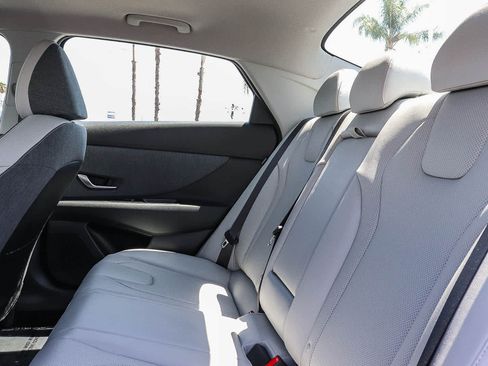 Used 2026 Hyundai Elantra Limited FWD image 25